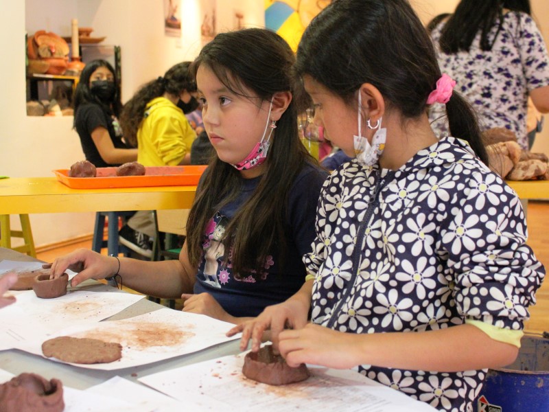 Recorridos Especiales: «Relieve Popular».