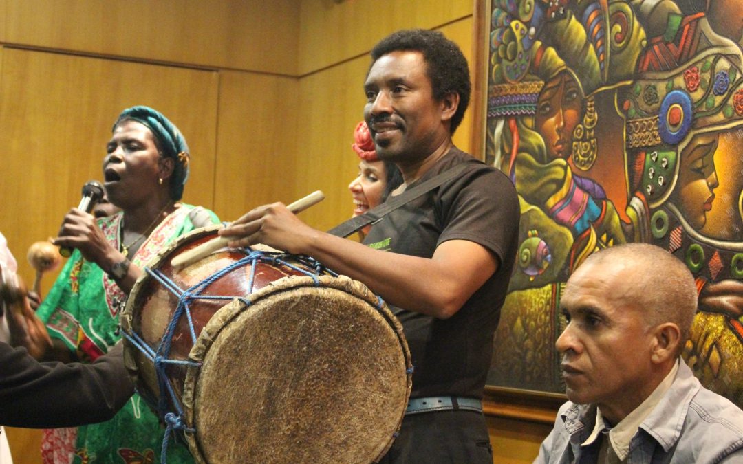 Limberg Valencia y su marimba: Arrullos y Chigualos Afro-Esmeraldeños.