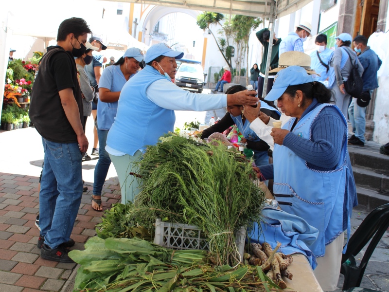¡Feria de plantas medicinales para baños de fin de año!