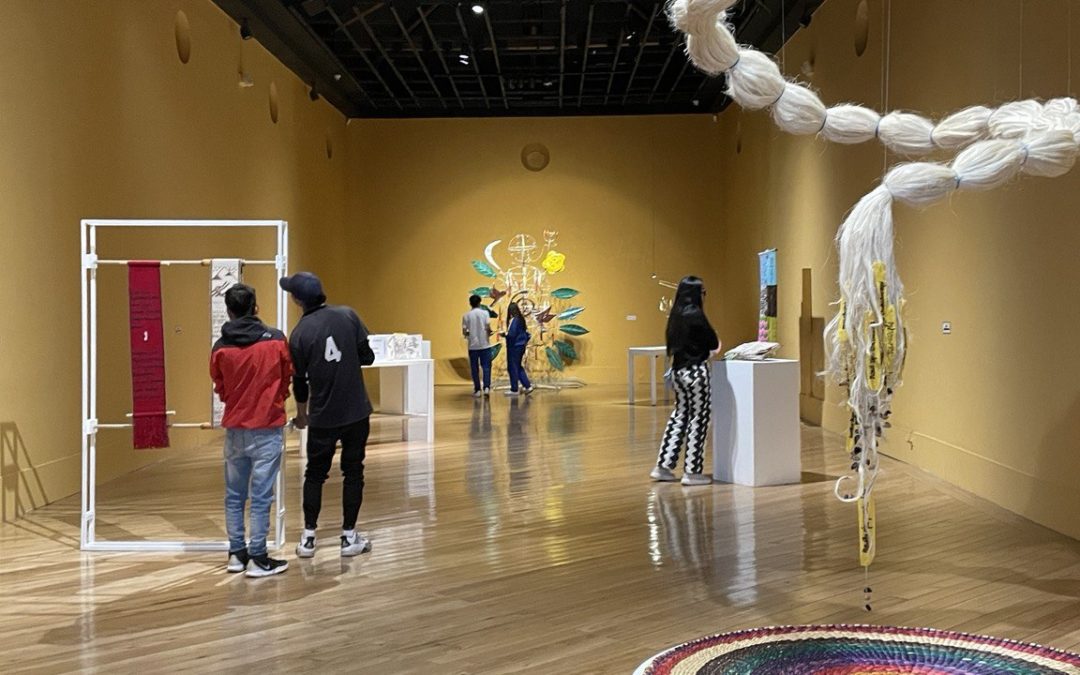 El CAC inicia el 2023 con un encuentro de oralidad y bordado colectivo alrededor de la exposición Away Pacha