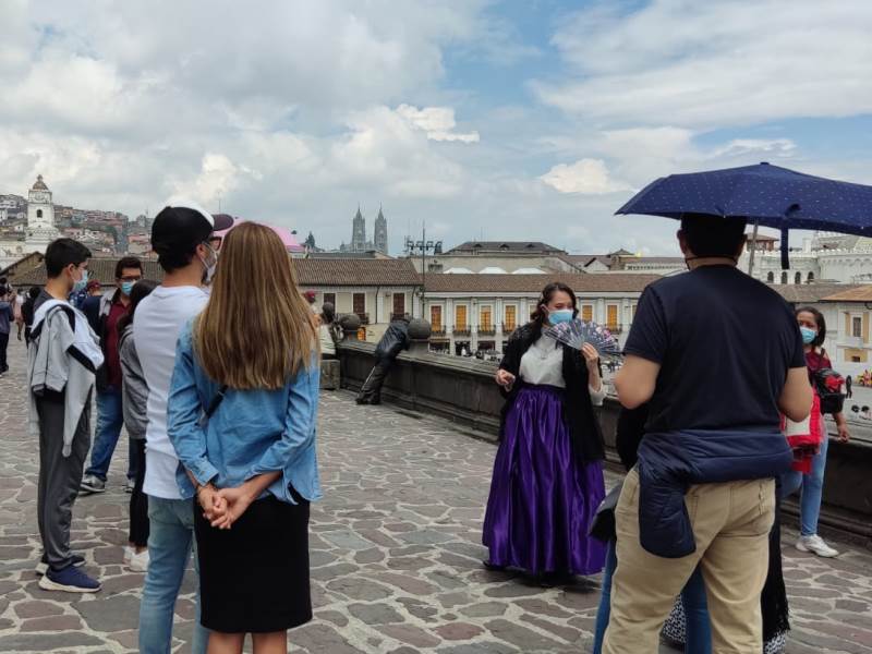 Susurros de rebeldía. Mujeres, colonia e imposición.