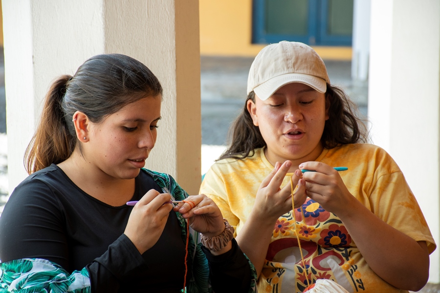 ¡A tejer en el espacio público, junto al Museo de la Ciudad!