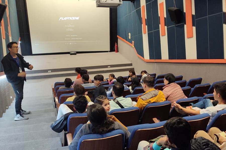 Cine en el Yaku para empezar el periodo escolar.