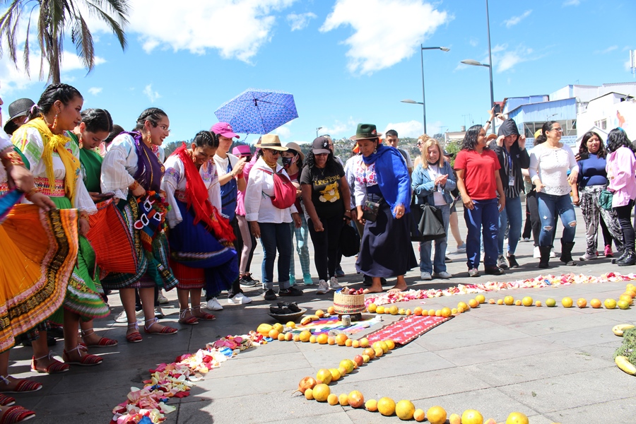 Encuentro, diálogo e intercambio de saberes y conocimientos de los pueblos y nacionalidades del Ecuador.